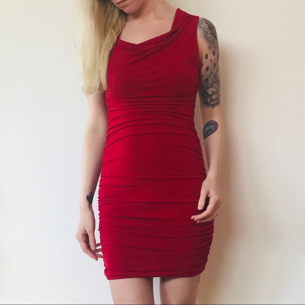 ☀️SALE☀️Red and black lace cinch dress